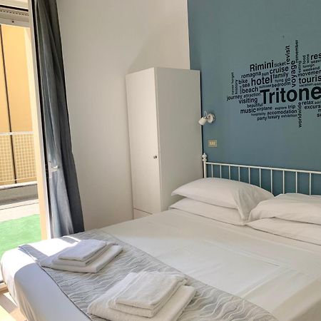 Hotel Tritone Римини Номер фото