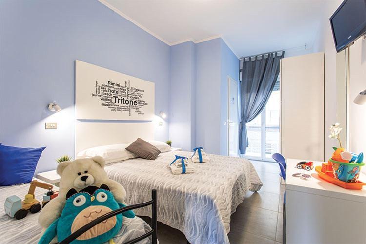 Hotel Tritone Римини Экстерьер фото